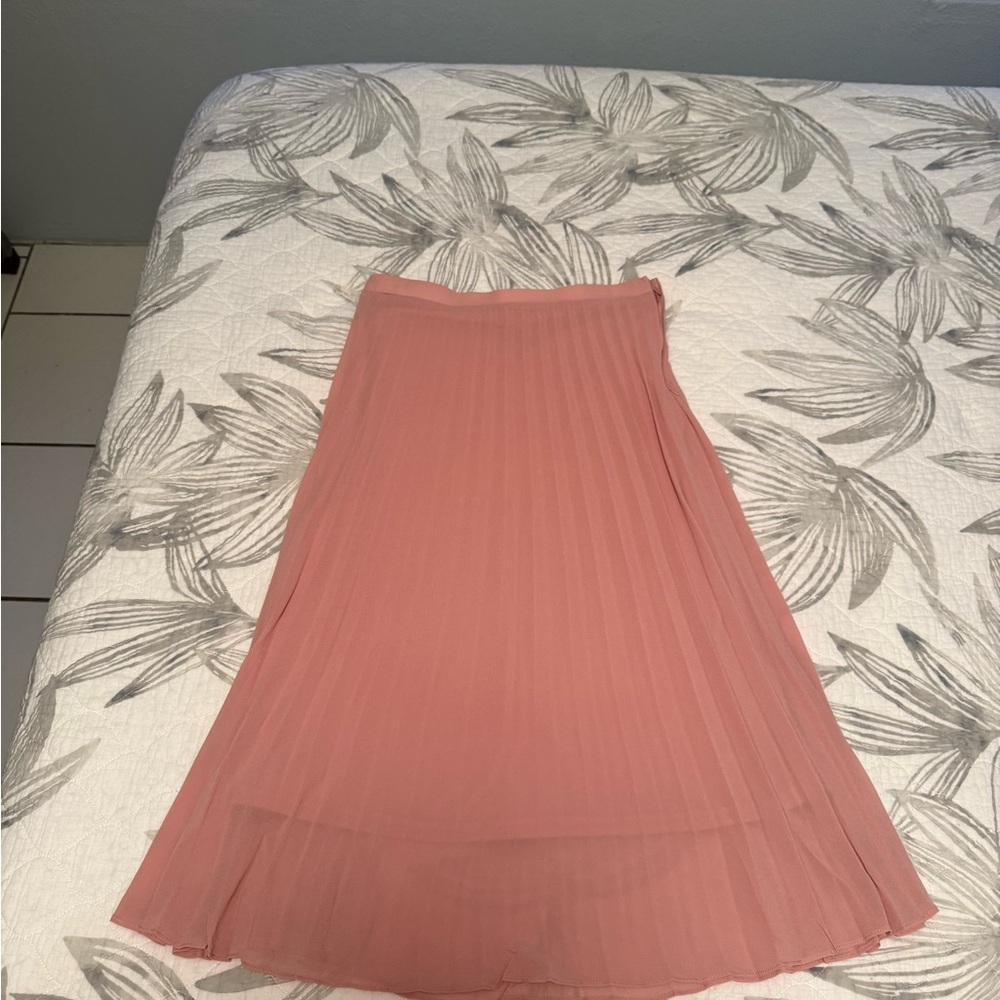 Chic Pleated Pink Midi Skirt